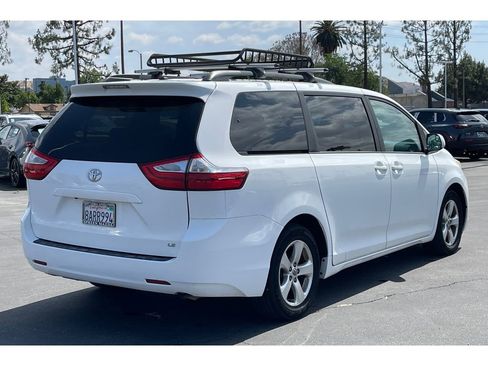 Used 2017 Toyota Sienna LE FWD image 7