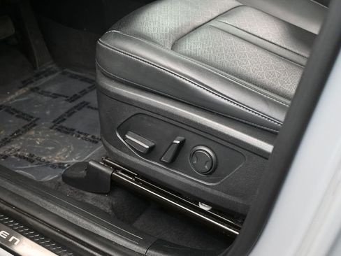 Used 2023 Kia Sorento SX image 13