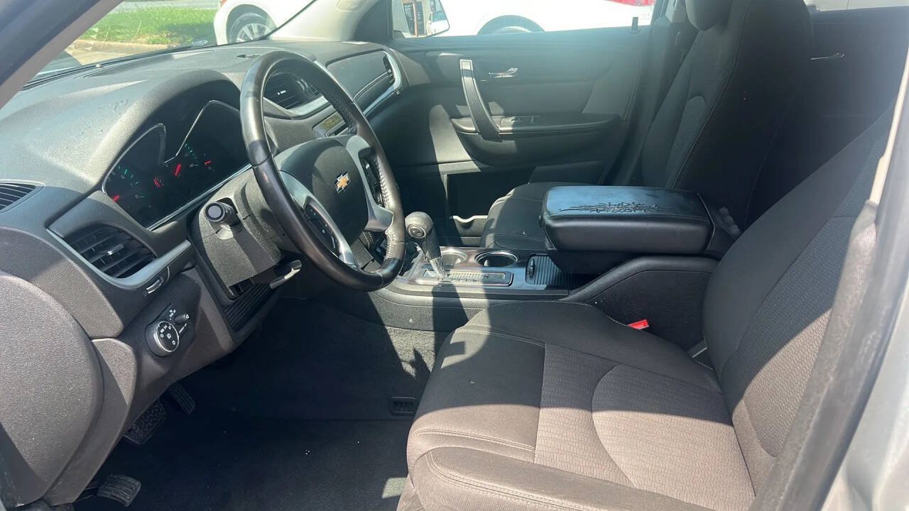 Used 2017 Chevrolet Traverse LT w/ Style and Technology Package AWD/4WD image 11