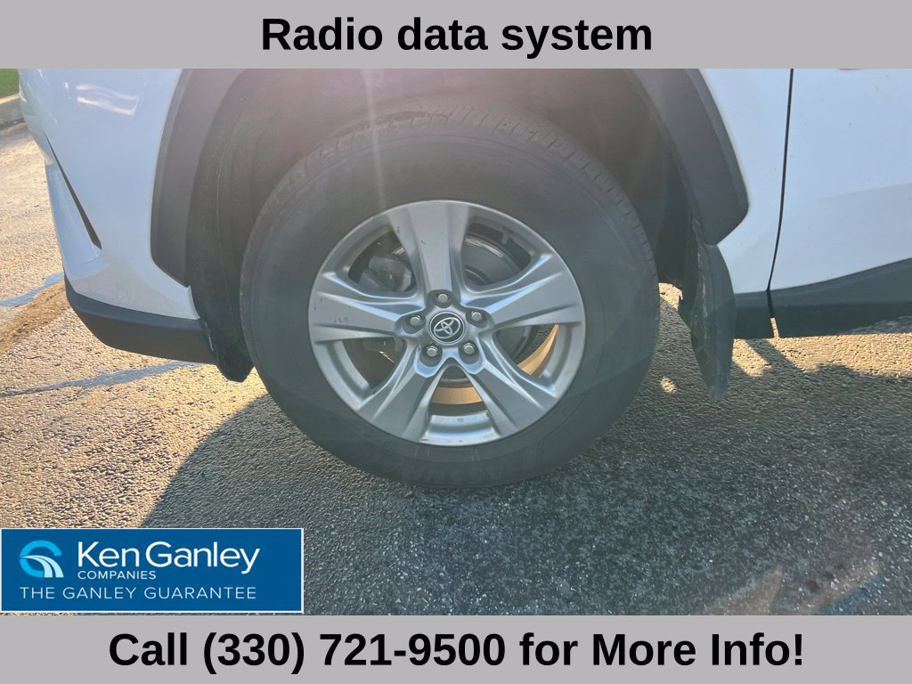 Used 2022 Toyota RAV4 XLE w/ Convenience Package AWD/4WD image 16