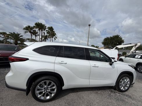 Used 2023 Toyota Highlander Limited AWD/4WD image 4