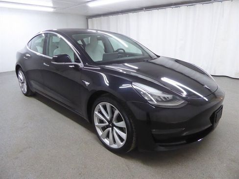 Used 2018 Tesla Model 3 Long Range image 1