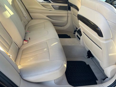 Used 2018 BMW 740i RWD image 14
