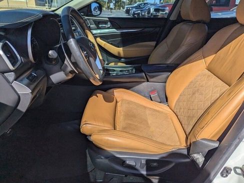 Used 2018 Nissan Maxima SR image 10