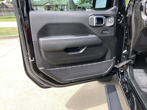 Used 2023 Jeep Wrangler Unlimited Rubicon 392 AWD/4WD image 13