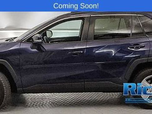Used 2019 Toyota RAV4 XLE w/ Convenience Package image 5