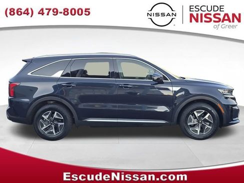 Used 2023 Kia Sorento EX w/ Panoramic Sunroof Package FWD image 2