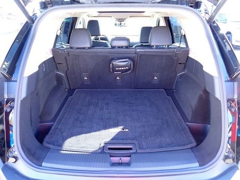 Used 2022 Nissan Rogue SV w/ SV Premium Package image 6