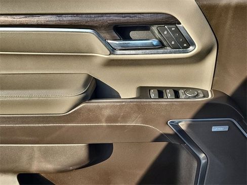 Used 2022 Chevrolet Silverado 1500 LTZ w/ LTZ Premium Package image 18