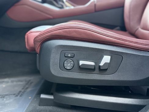 Used 2022 BMW X6 xDrive40i w/ M Sport Package image 26