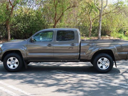 Used 2009 Toyota Tacoma PreRunner image 3