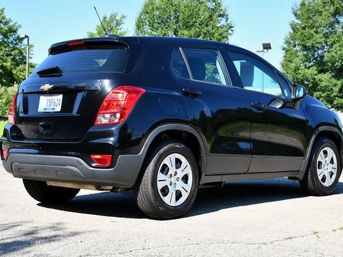Used 2017 Chevrolet Trax LS FWD image 7