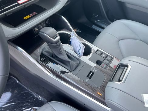 New 2026 Toyota Highlander Limited image 26