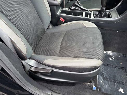 Used 2016 Subaru Crosstrek 2.0i Premium image 10