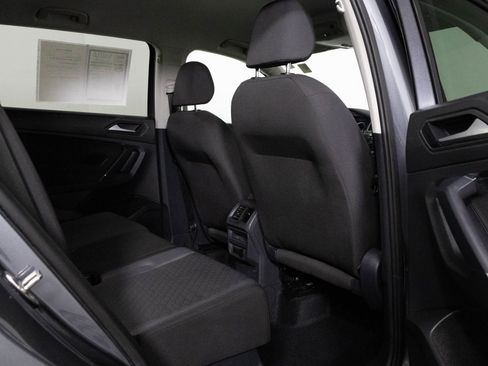 Used 2020 Volkswagen Tiguan S image 33