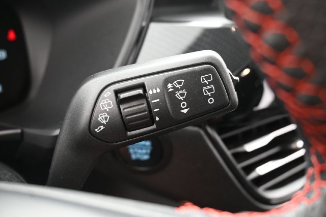 Used 2025 Ford Escape ST-Line FWD image 18