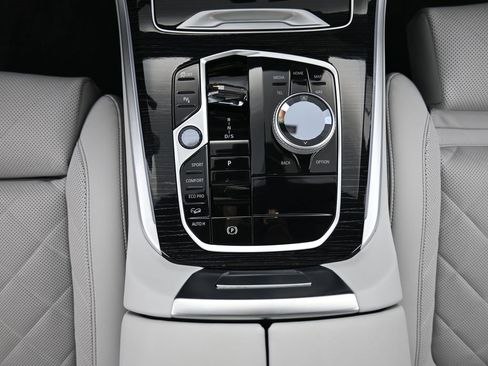 Used 2025 BMW X5 M60i image 15