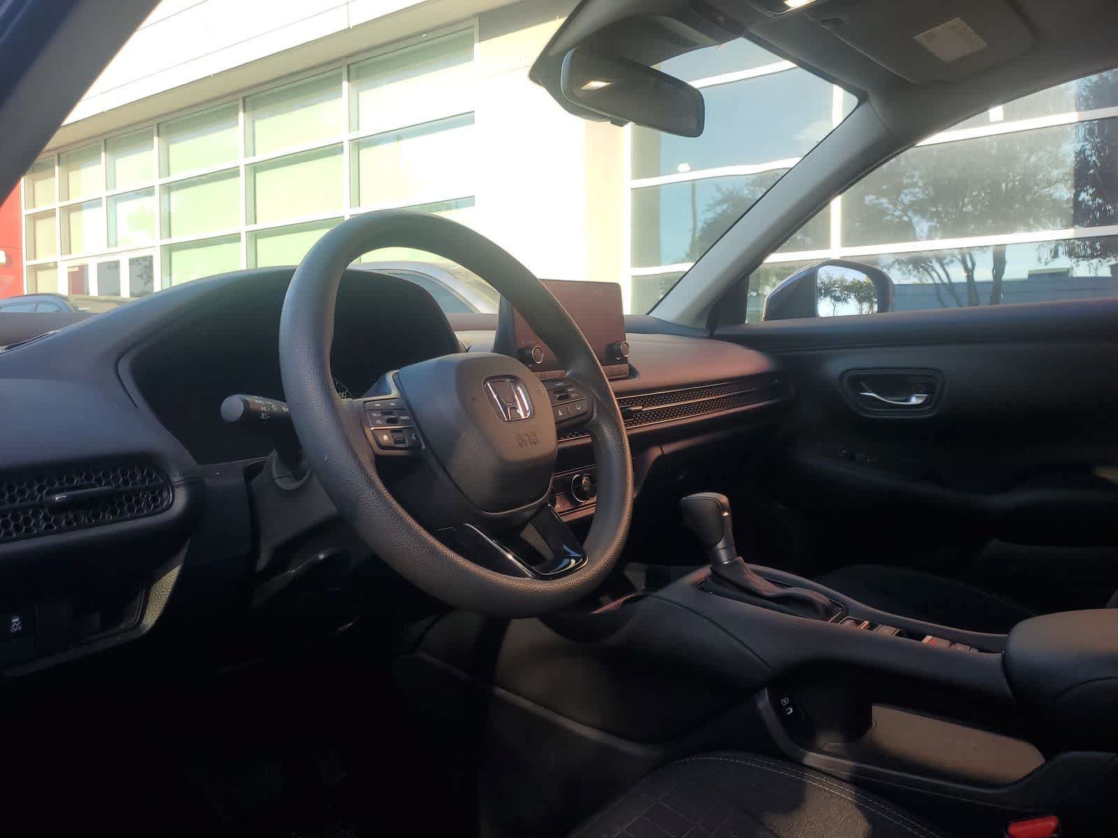 Used 2025 Honda HR-V LX image 2