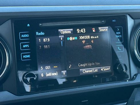 Used 2016 Toyota Tacoma TRD Sport image 13