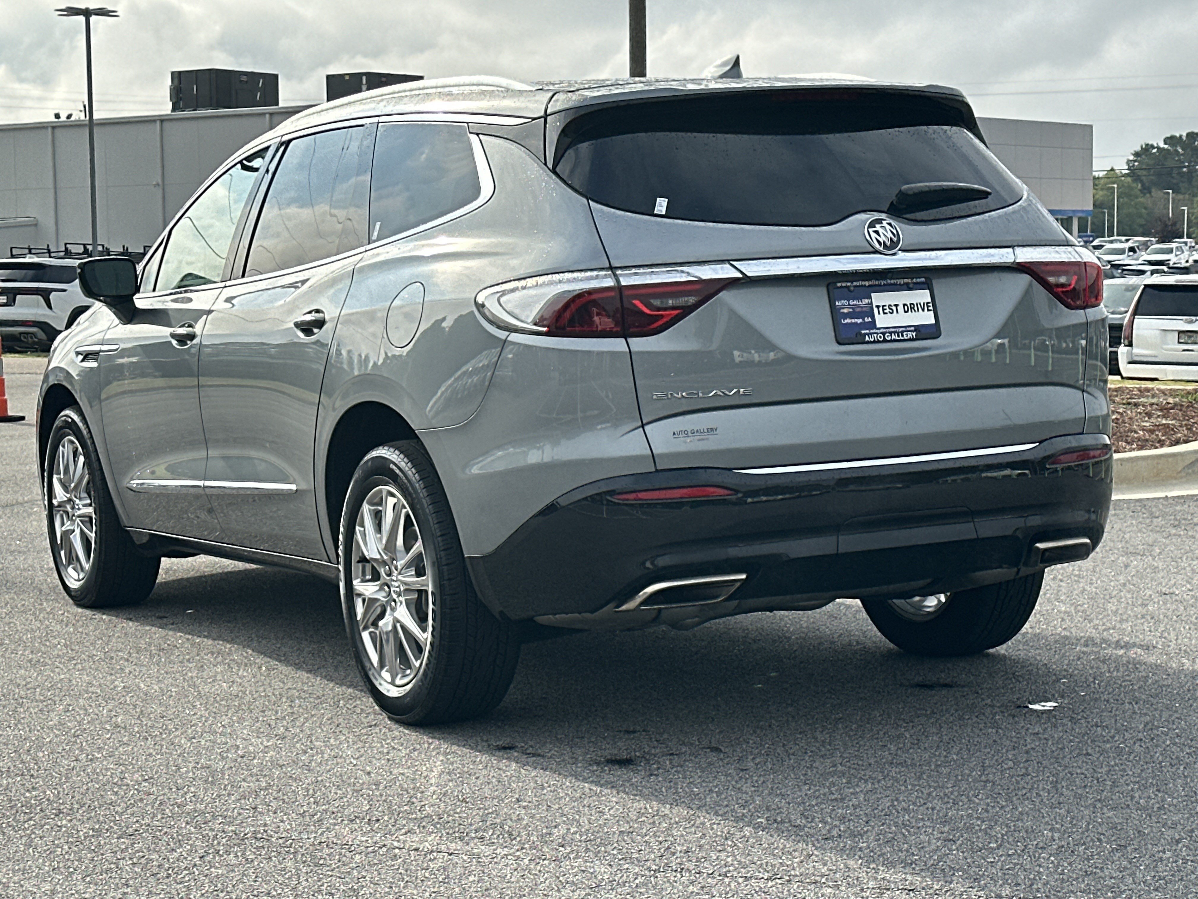 Certified 2023 Buick Enclave Essence w/ Experience Buick Package FWD image 9