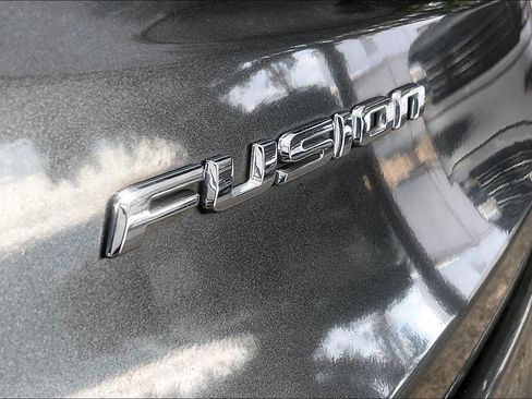 Used 2020 Ford Fusion SE FWD image 10