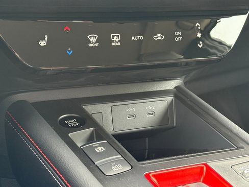 New 2026 Nissan Kicks SR image 13