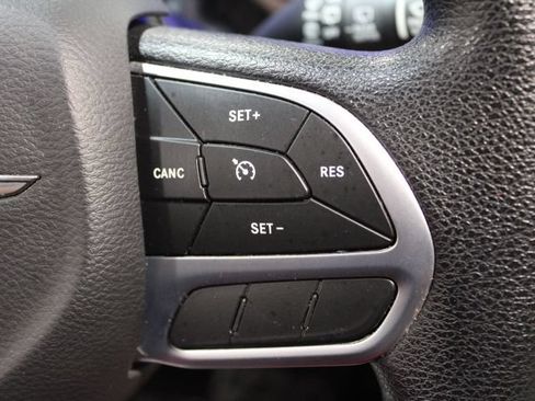 Used 2021 Chrysler Voyager Lxi FWD image 32