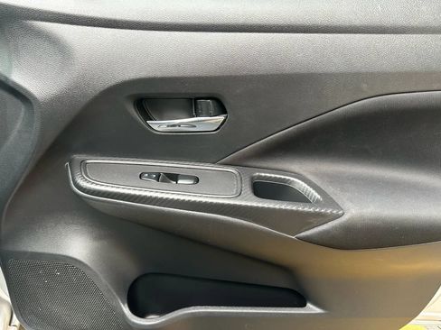 Used 2021 Nissan Versa SV image 15