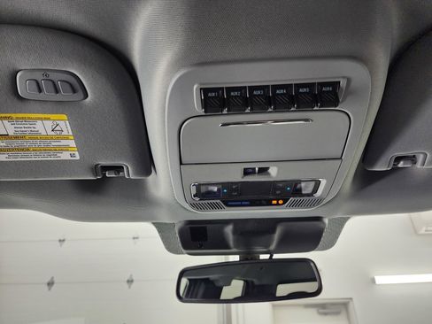 Used 2023 Ford F350 Lariat AWD/4WD image 45