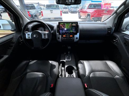 Used 2020 Nissan Frontier PRO-4X w/ Pro-4x Utility Package image 13