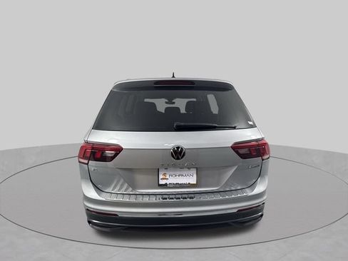 Used 2023 Volkswagen Tiguan SE AWD/4WD image 32