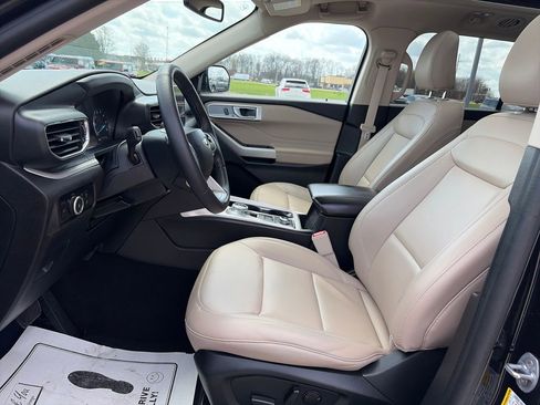 Used 2024 Ford Explorer XLT w/ Equipment Group 202A image 15