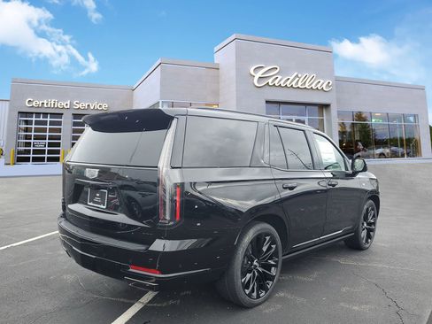 New 2026 Cadillac Escalade Platinum Sport w/ LPO, ONYX Package image 3
