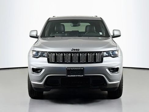 Used 2020 Jeep Grand Cherokee Altitude AWD/4WD image 2