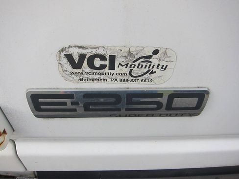 Used 2010 Ford E-250 and Econoline 250 RWD image 8