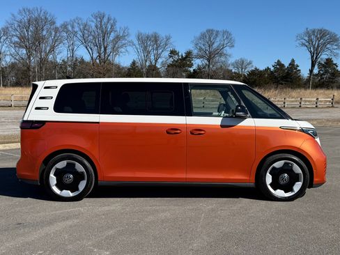 Used 2025 Volkswagen ID. Buzz Pro S Plus image 7