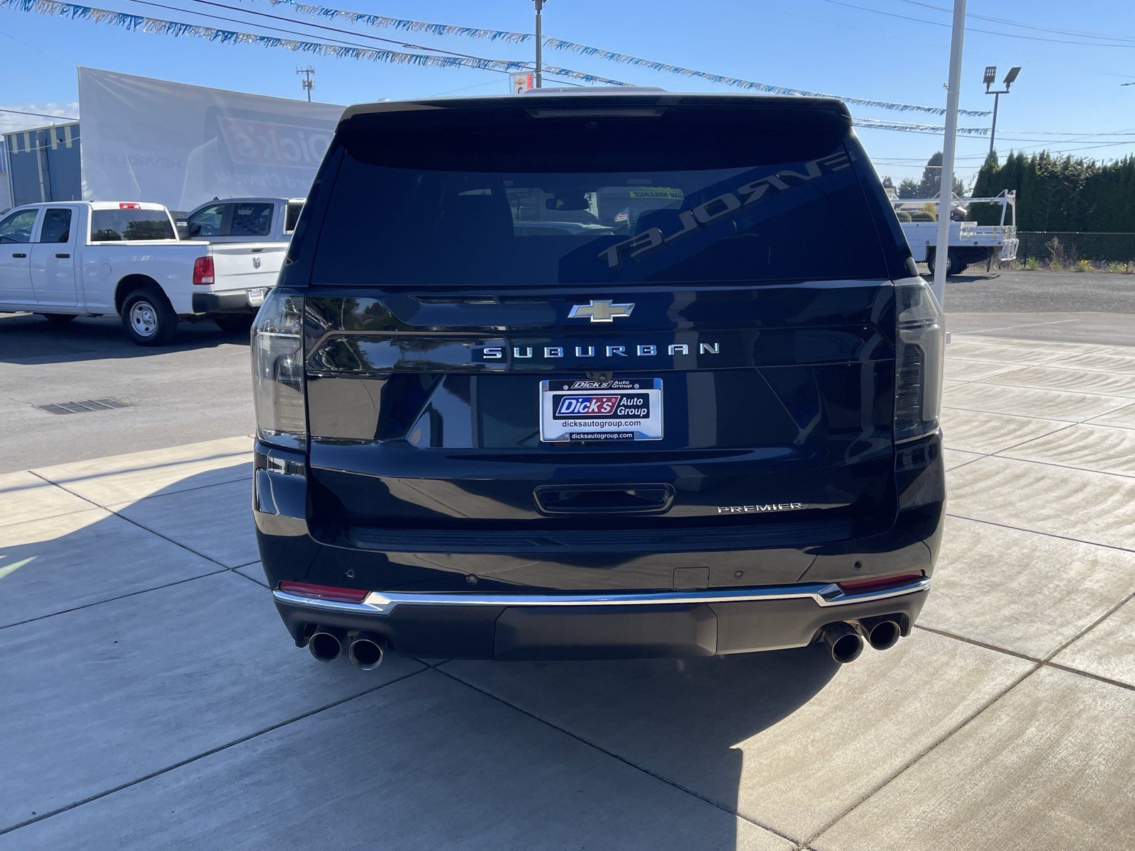 Used 2025 Chevrolet Suburban Premier AWD/4WD image 4