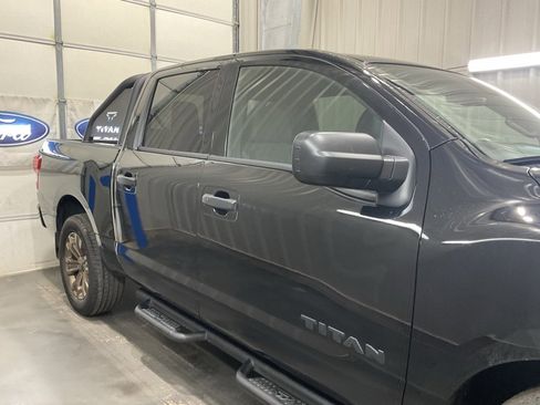 Used 2024 Nissan Titan SV w/ SV Bronze Edition Package image 4