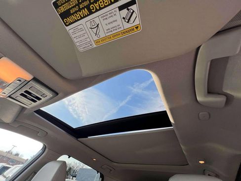 Used 2023 Nissan Rogue SL w/ SL Premium Package image 35