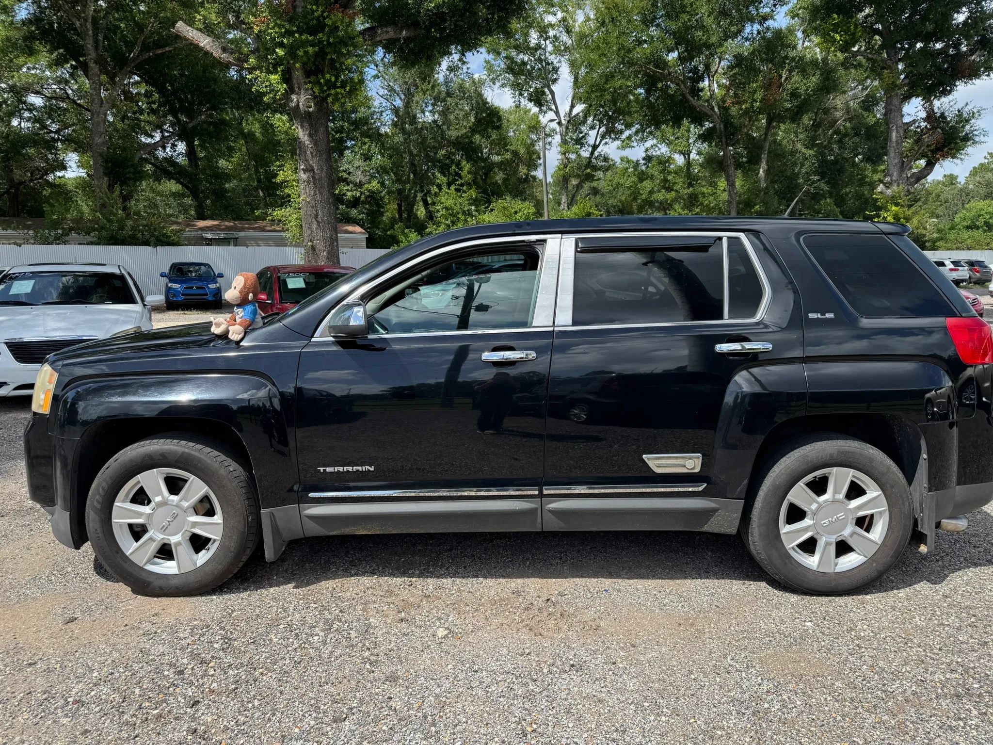 Used 2011 GMC Terrain SLE FWD image 2