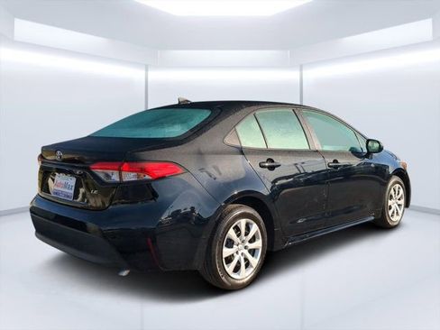 Used 2025 Toyota Corolla LE FWD image 3