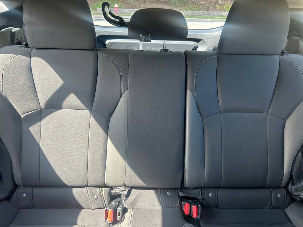 Certified 2024 Subaru Impreza 2.0i AWD/4WD image 32