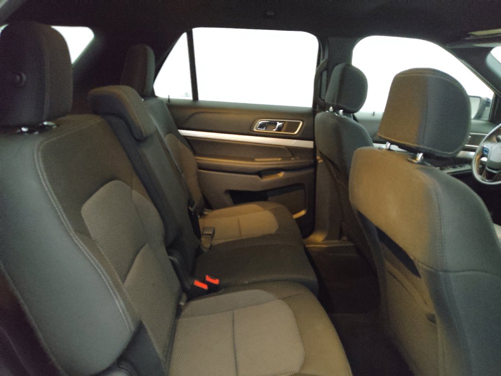 Used 2017 Ford Explorer XLT AWD/4WD image 19