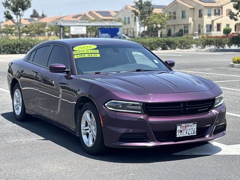 Used 2021 Dodge Charger SXT w/ Leather Interior Group RWD image 1