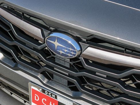 Used 2024 Subaru Crosstrek 2.0i Premium AWD/4WD image 9