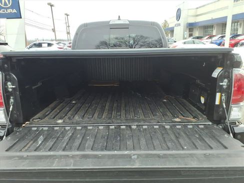 Used 2021 Toyota Tacoma TRD Sport image 16