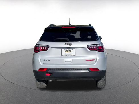 Used 2025 Jeep Compass Trailhawk image 12