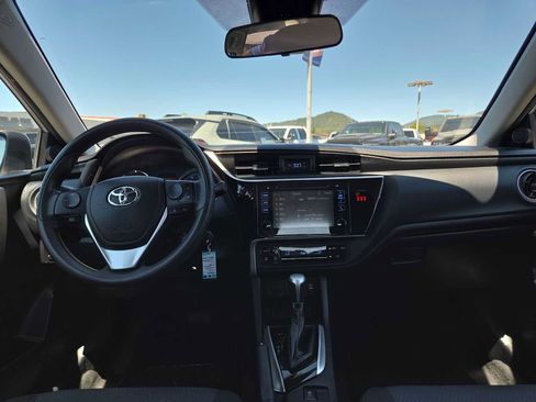 Used 2018 Toyota Corolla LE w/ LE Premium Package FWD image 18