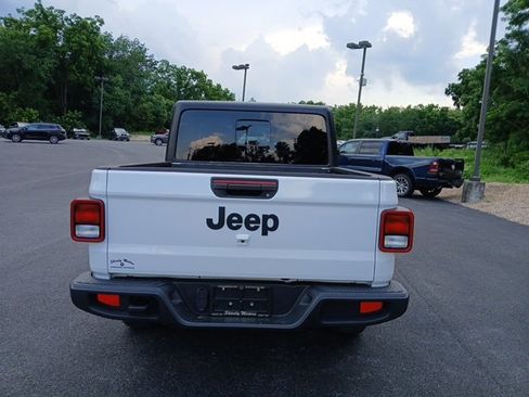 Certified 2020 Jeep Gladiator Sport w/ Quick Order Package 24S image 5
