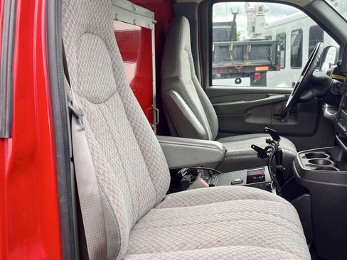 Used 2005 Chevrolet Express 3500 RWD image 9